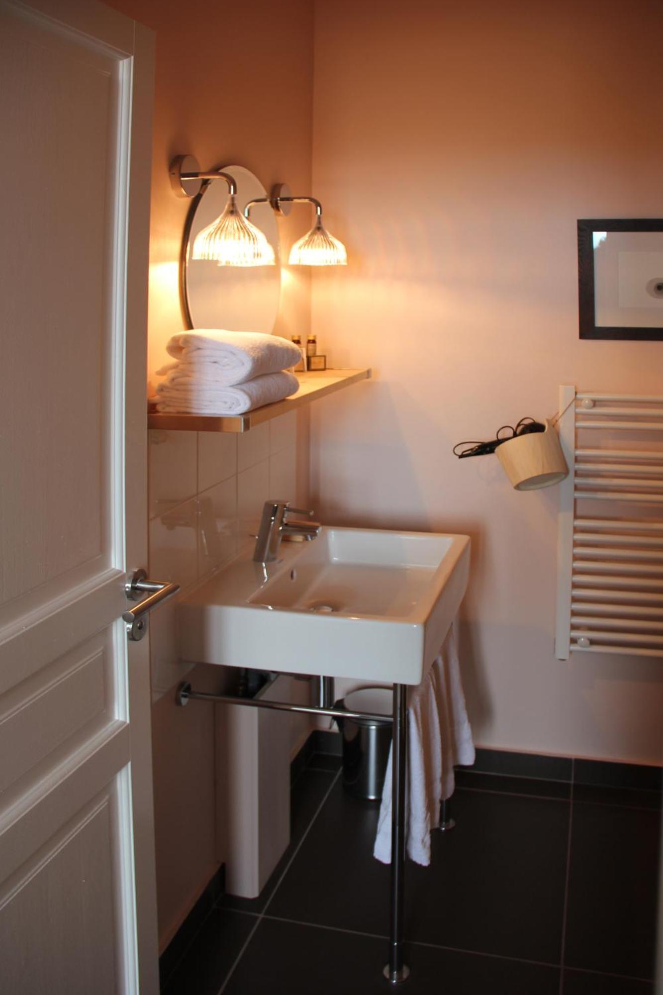 Hotel Courtille De Solutre Dış mekan fotoğraf