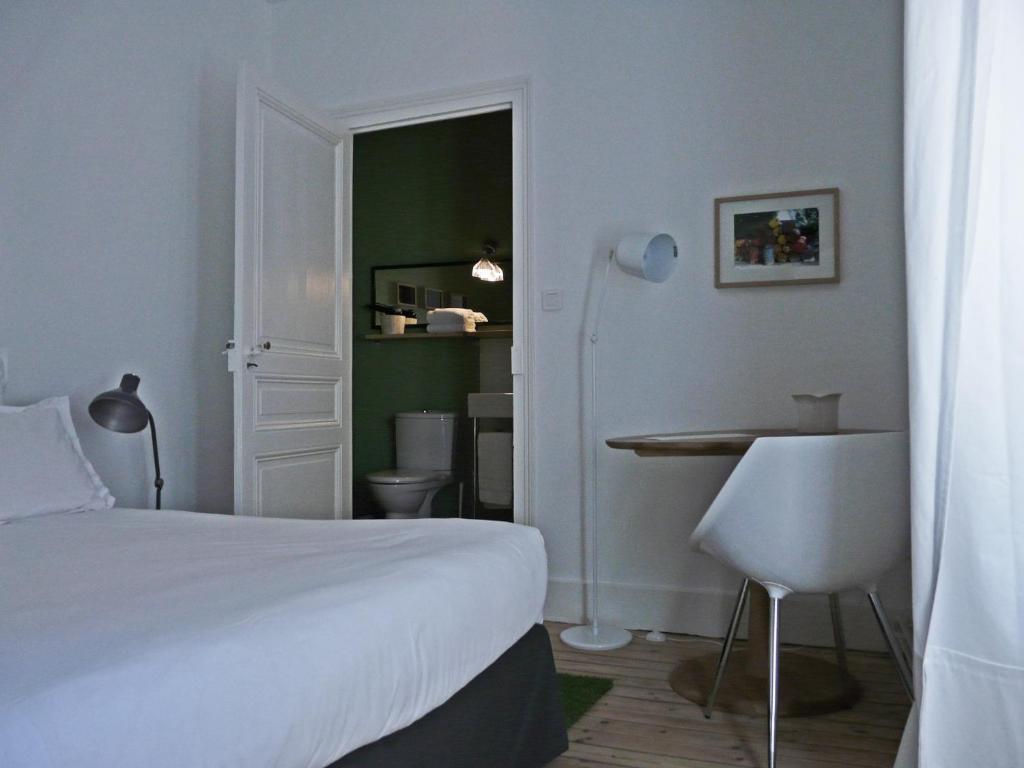 Hotel Courtille De Solutre Oda fotoğraf